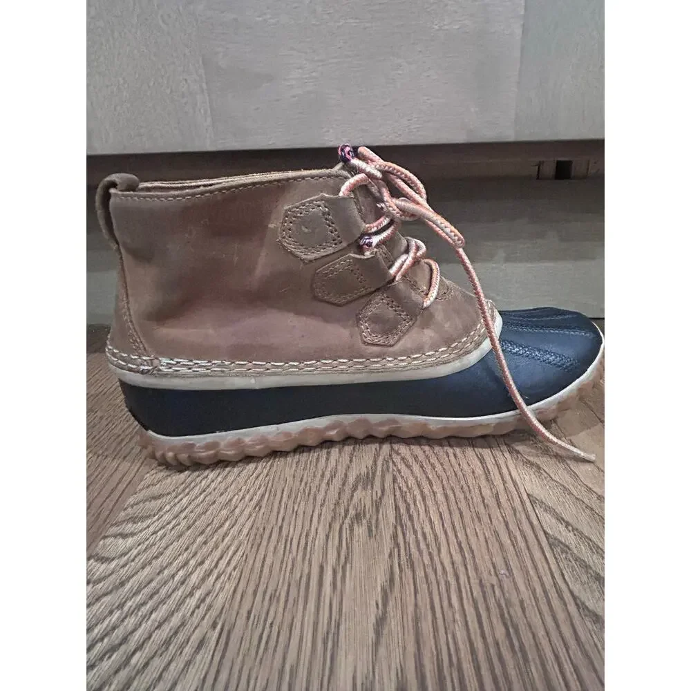 SOREL Out N About Womens Sz 6 Leather Duck Boots Waterproof Winter Rain Gorpcore